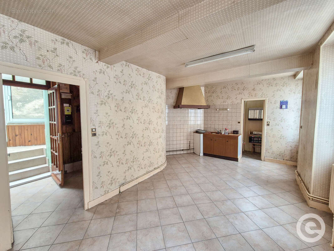 Maison 5 pièces de 127m2 avec dépendance à Ravières - photo 5