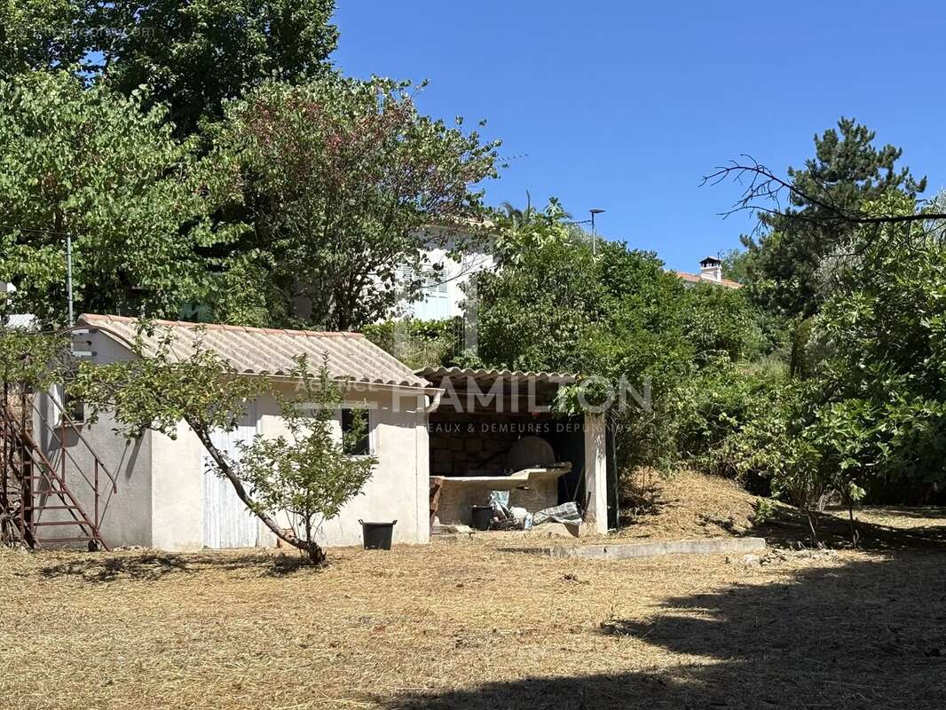 Maison à CHATEAUNEUF-GRASSE