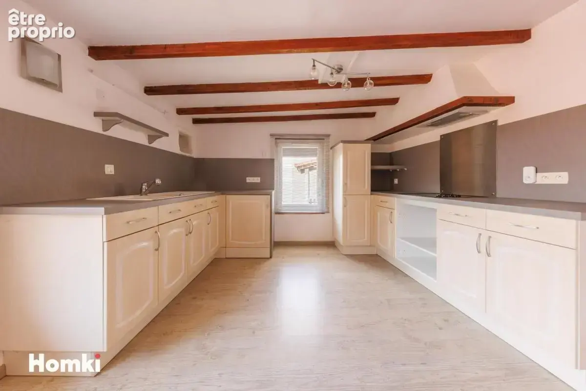 Maison de ville T2 de 43 m² à La Roche-Noire 63800 - photo 3