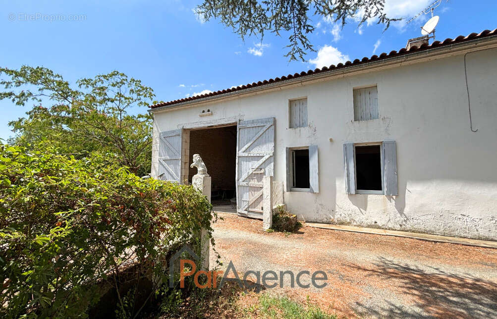 Maison à CORME-ECLUSE