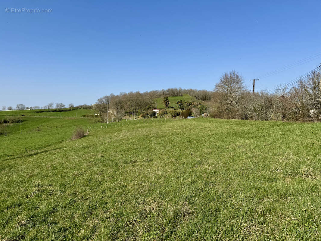 Terrain à ALLASSAC