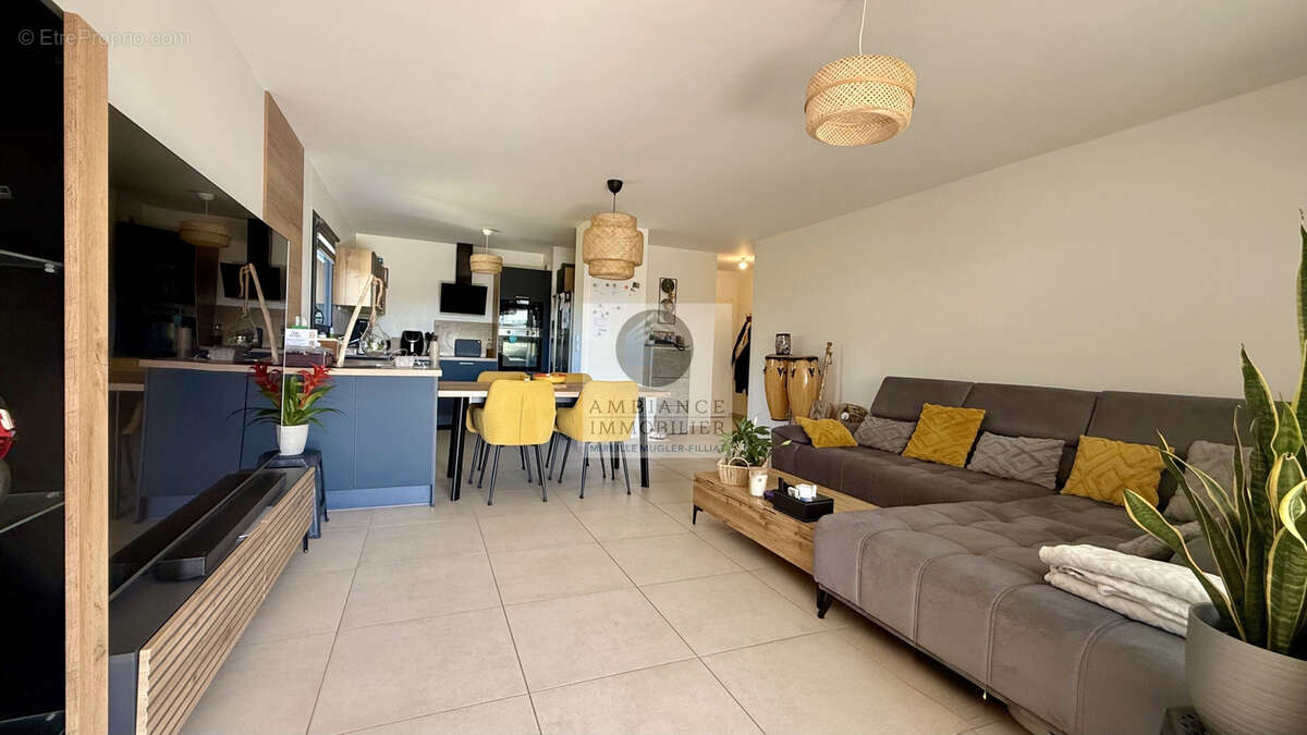 Appartement à GUILHERAND-GRANGES