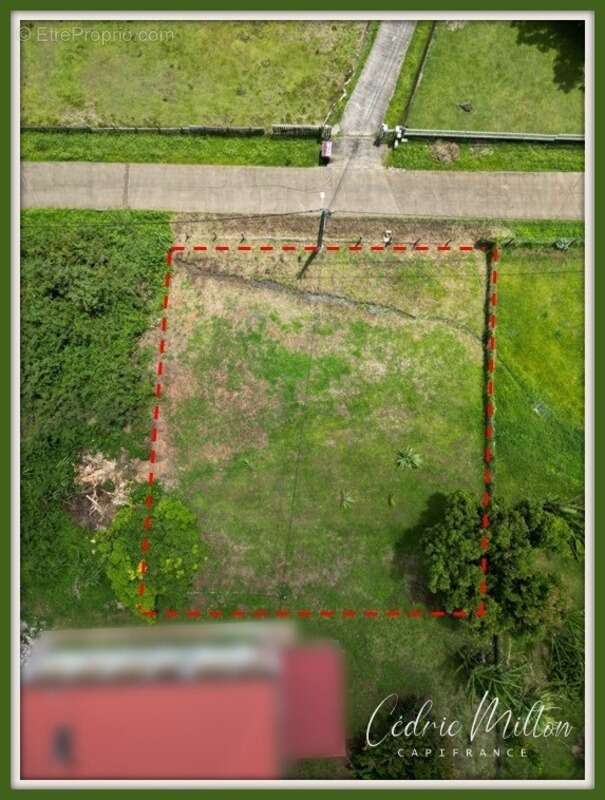 Terrain à LE LAMENTIN