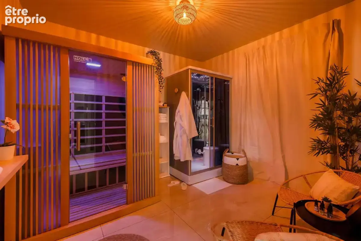 Maison - 5 Chambres - Double garage - Espace bien être - Piscine - Terrasse - Pergola - photo 12