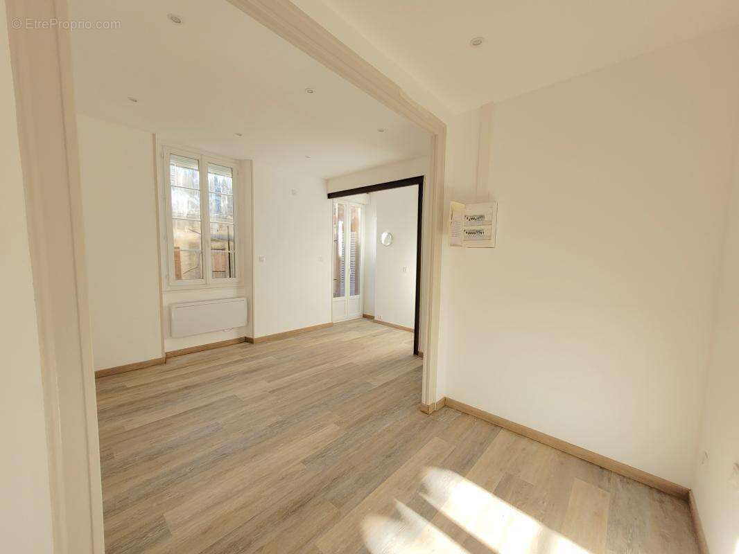 Appartement à MARSEILLE-6E