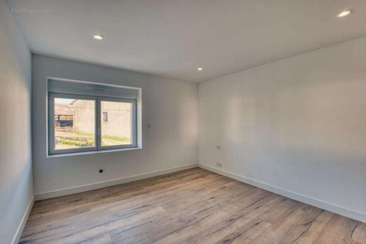 Maison à VAHL-LES-FAULQUEMONT