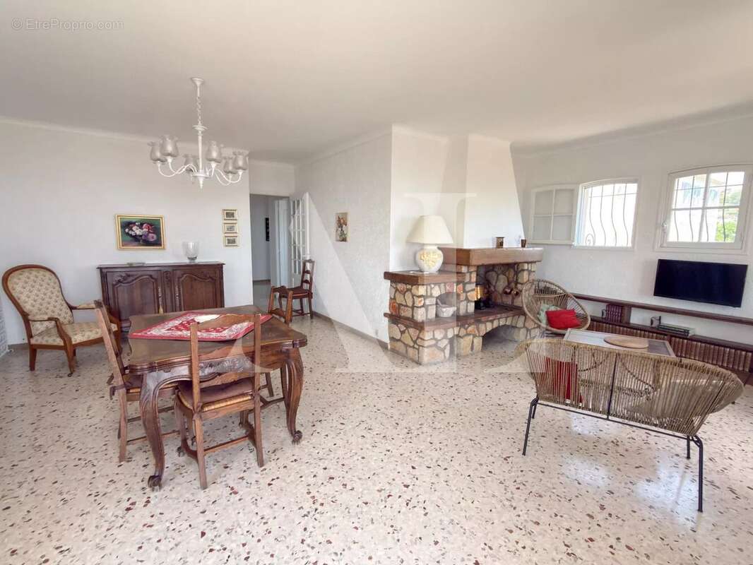 Maison à VALLAURIS