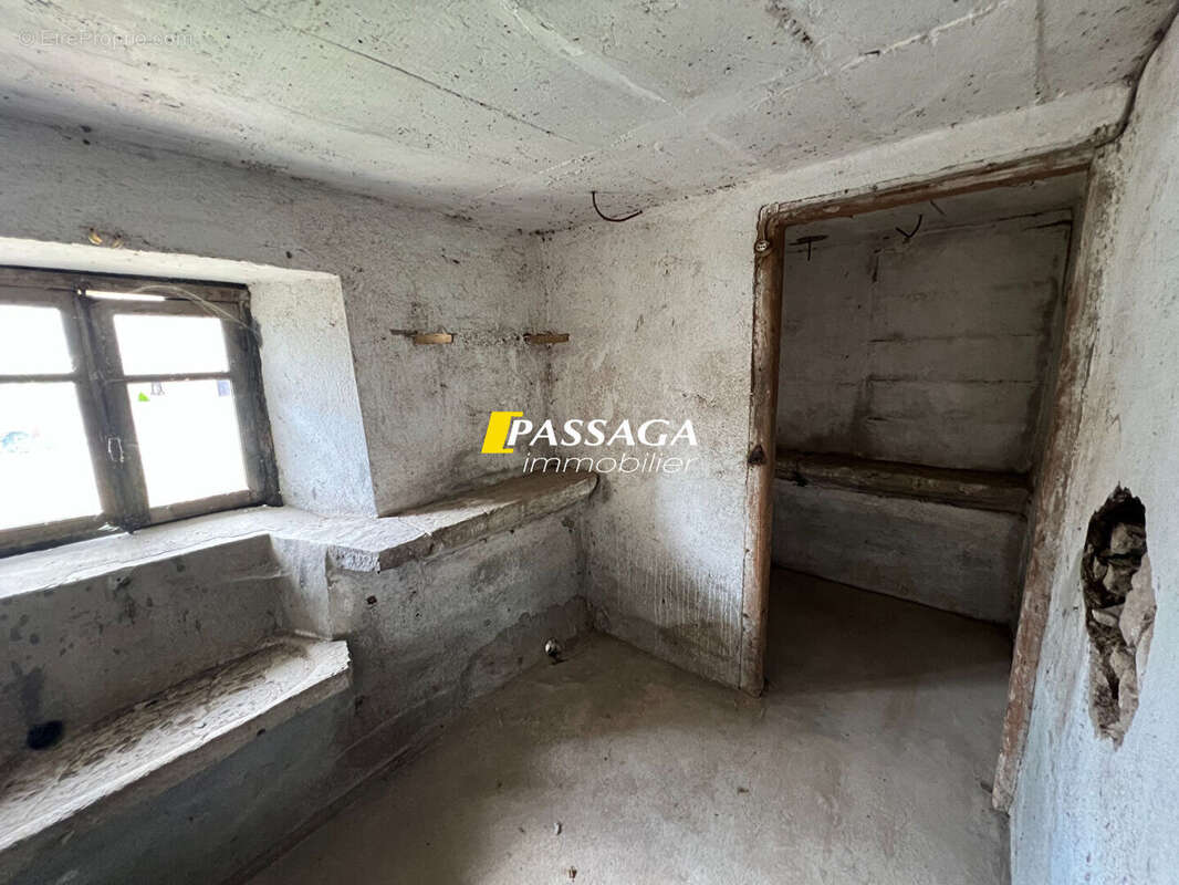 A VENDRE - Maison d'habitation avec dépendances - PALMAS D'AVEYRON - photo 8