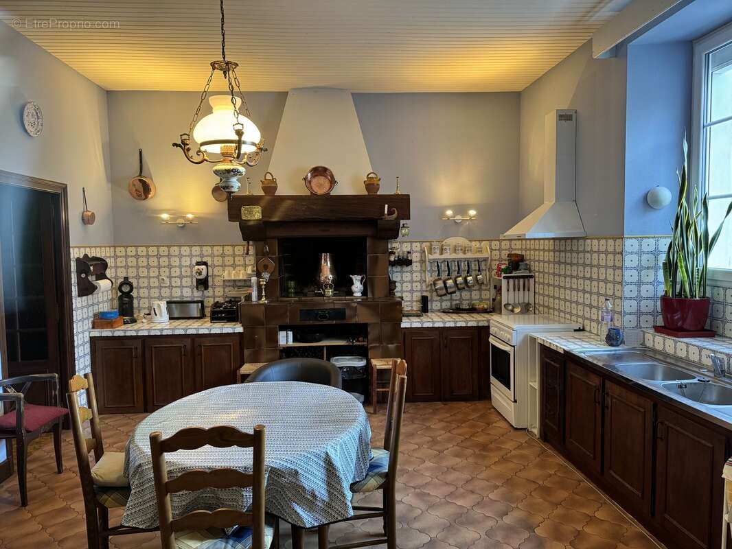 Maison à BLANZAC-PORCHERESSE