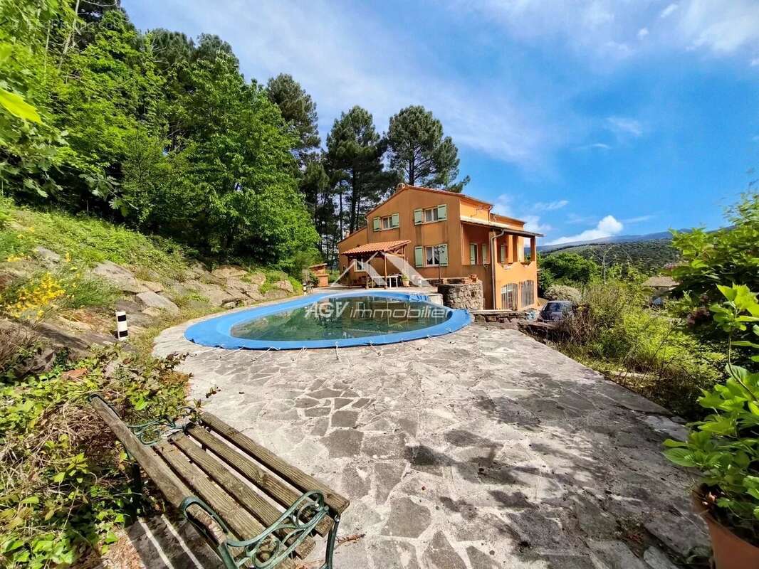 Maison à LES SALLES-DU-GARDON