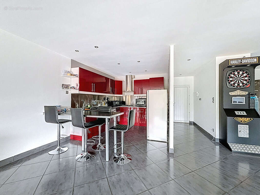 Maison à NEUFCHATEAU