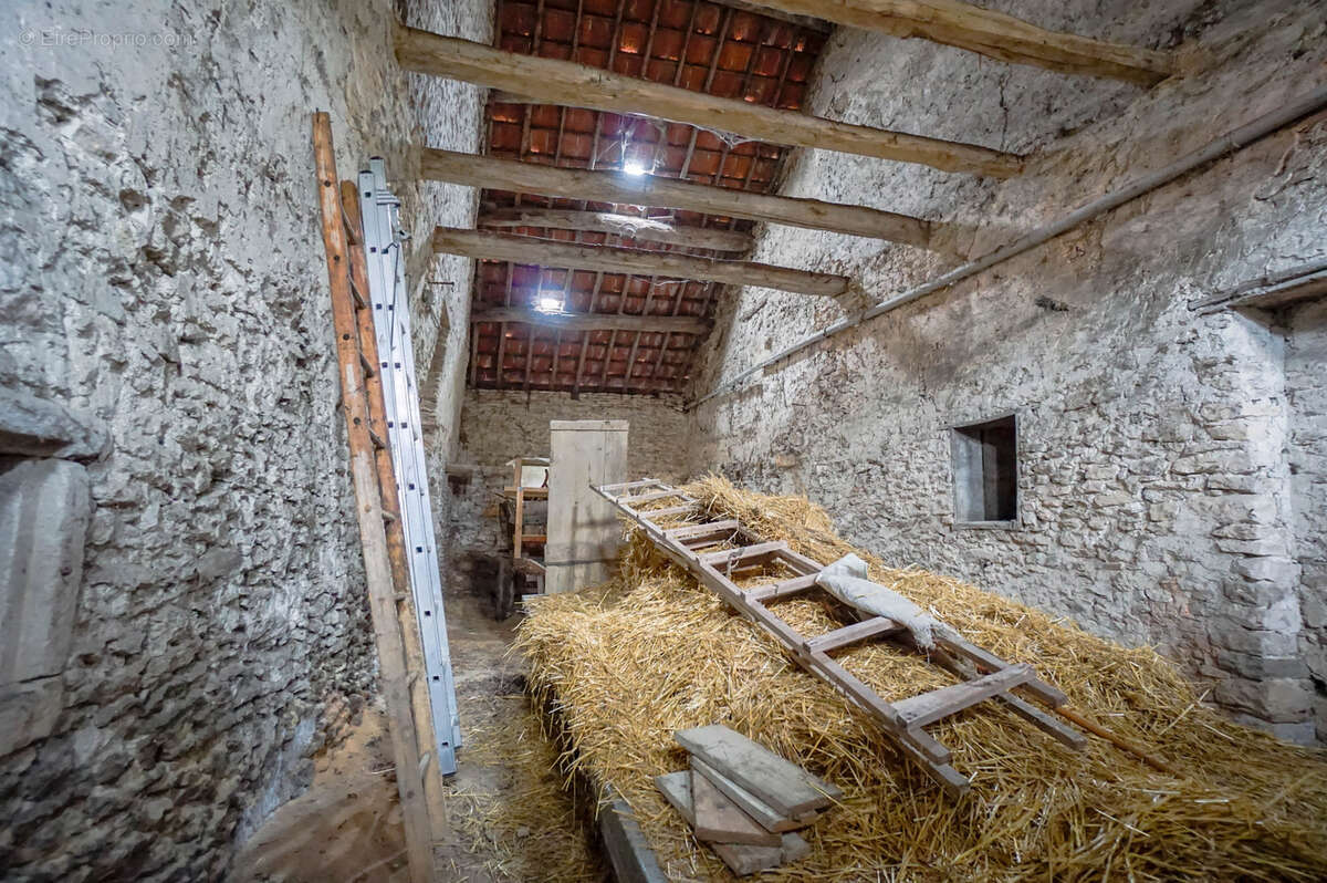 Maison à TIL-CHATEL