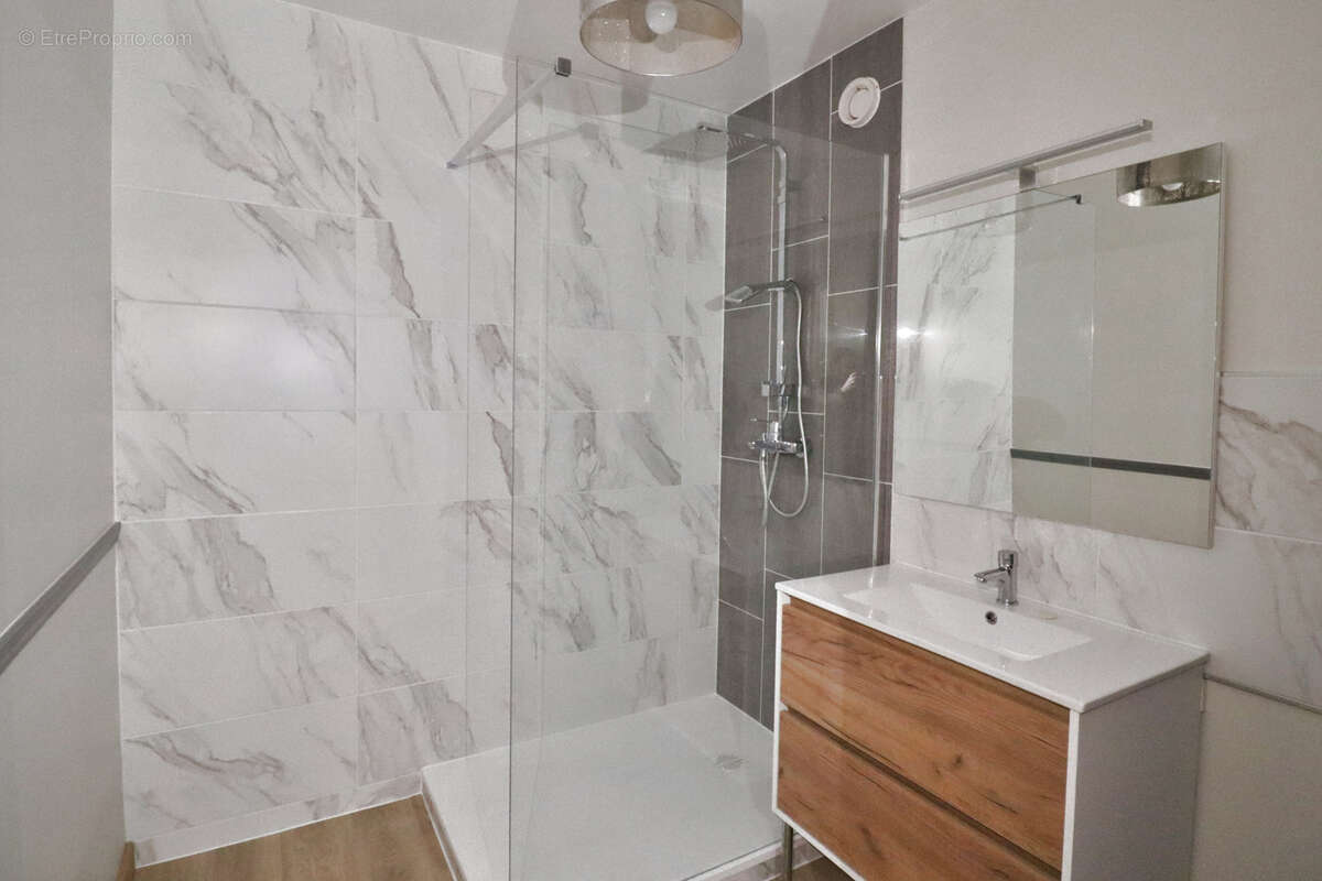 Appartement à SAINT-ANDRE-LES-VERGERS