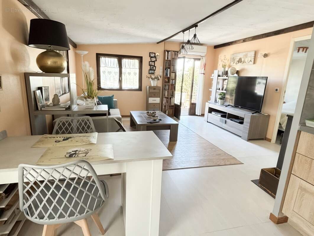Maison à ROQUEBRUNE-SUR-ARGENS