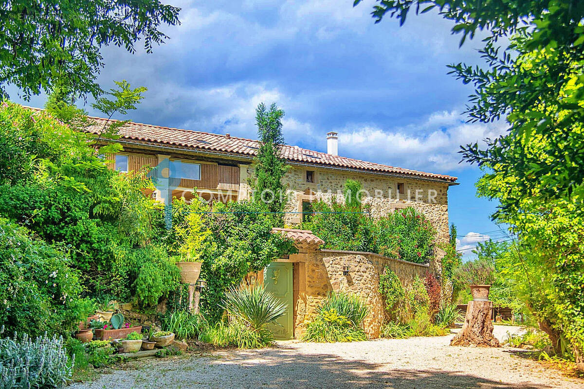 Maison à SABRAN