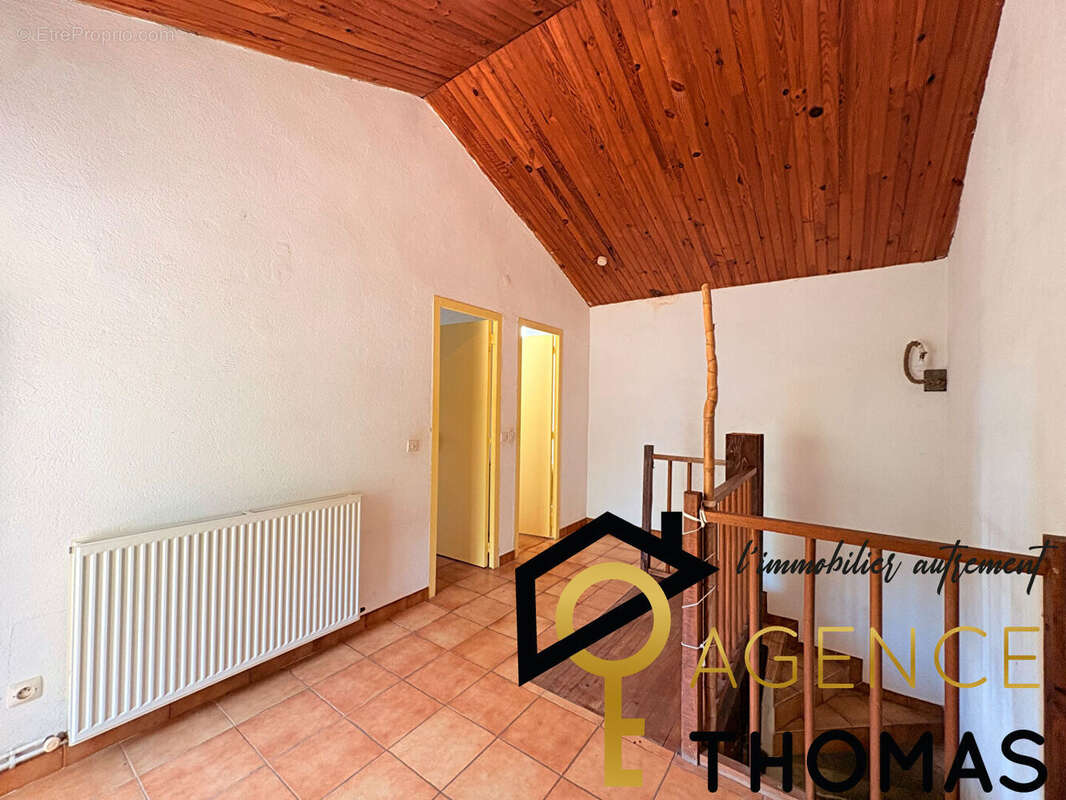 Maison en pierre 164m2 composée de deux logements Largentière - photo 14