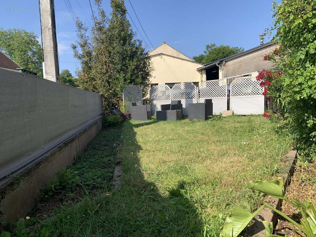 Maison à LAMARCHE-SUR-SAONE