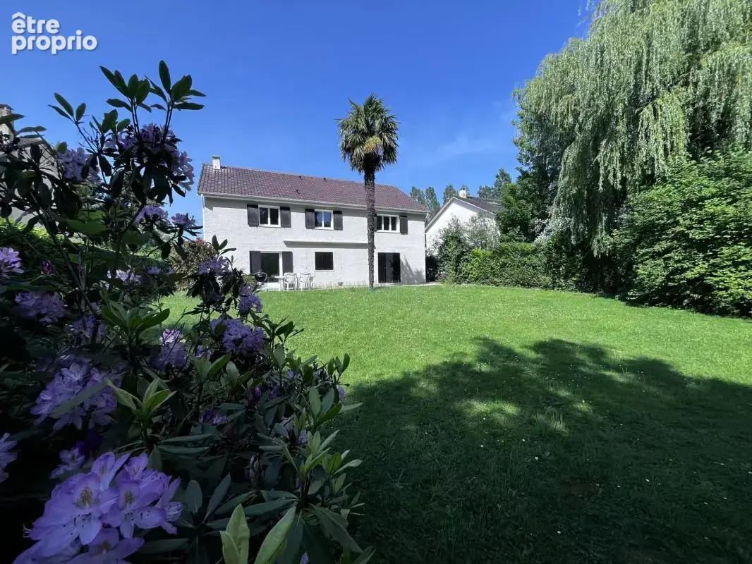 Photo Maison à Voisins-Le-Bretonneux au prix de 875 000€