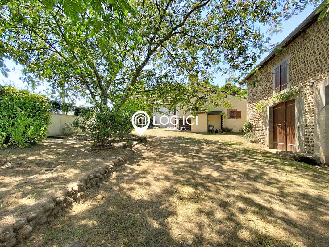 Corps de ferme 6 pieces 190 m2 - photo 4