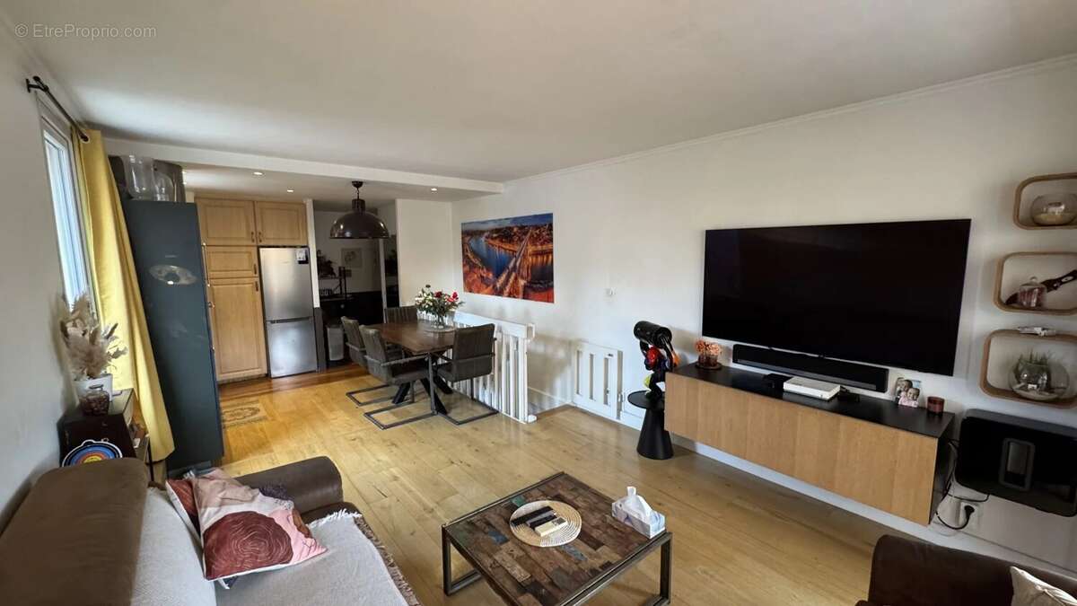 Appartement à SAINT-LAURENT-DU-VAR