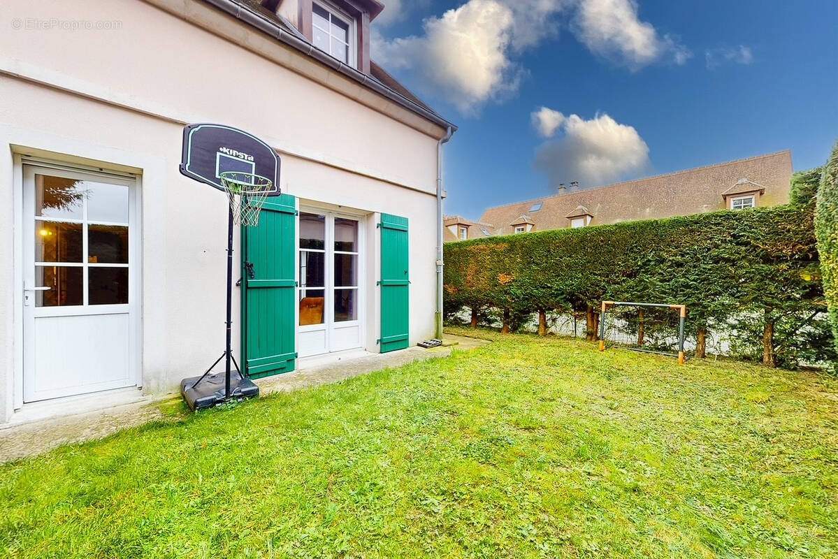 Maison à MORTEFONTAINE