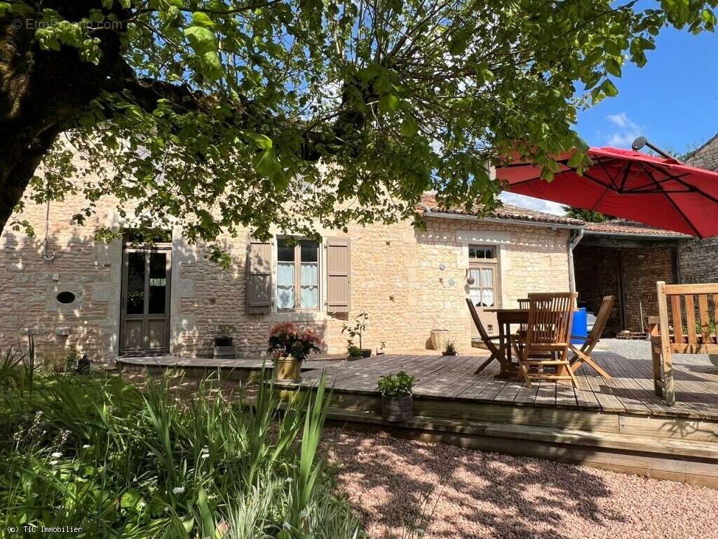 Maison à SAUZE-VAUSSAIS