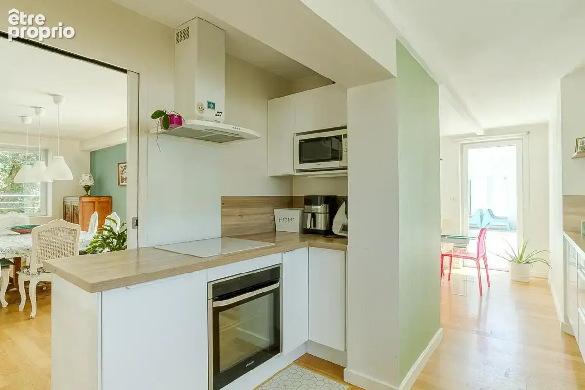 Maison 175 m² à Charbonnieres-Les-Bains  - photo 12
