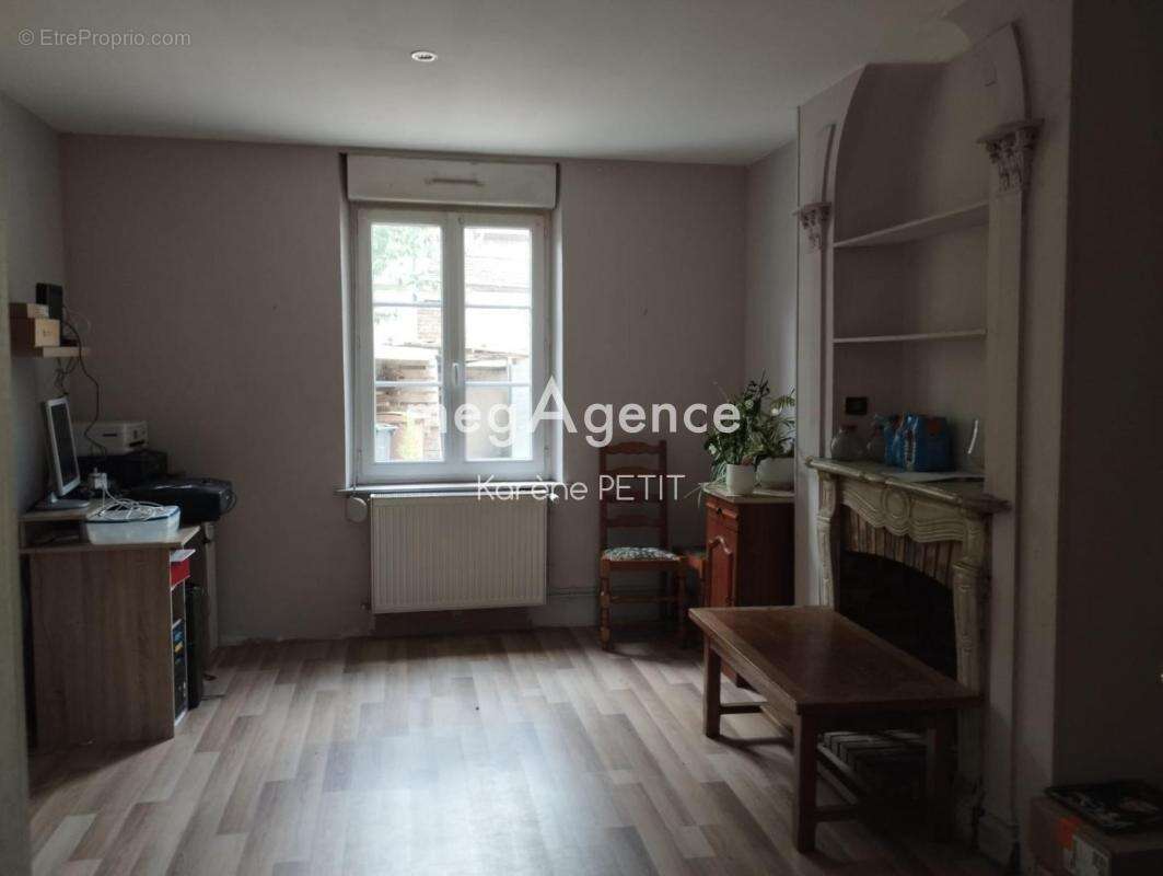 Appartement à AUNEUIL