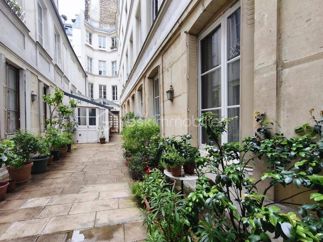 Appartement à PARIS-6E