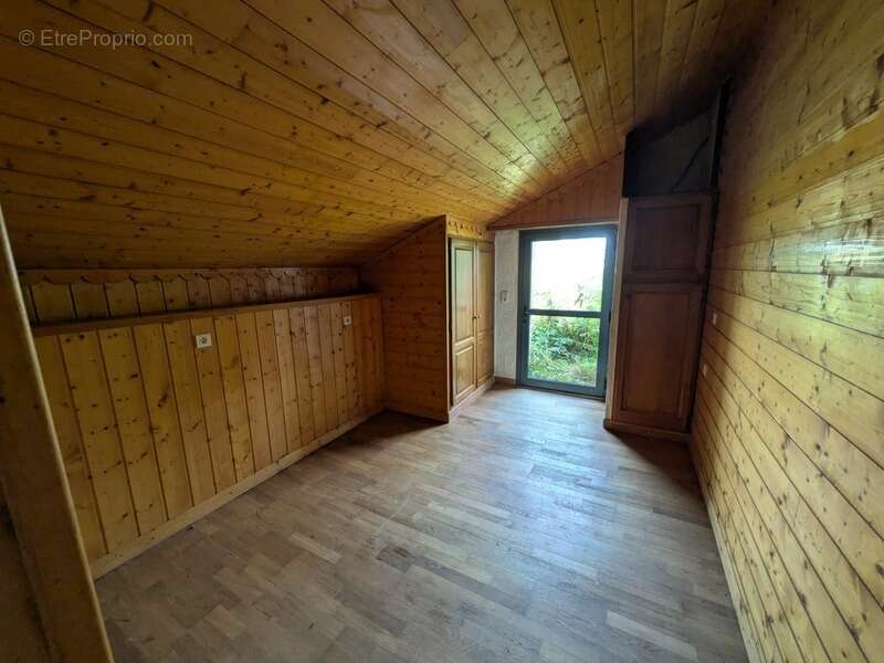Saint caradec tregomel longere de 208m² de 8 pieces  environ sur parcelle de 1600m² - photo 7