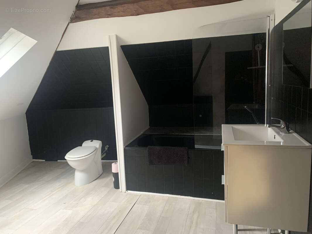 Maison à CHARGE