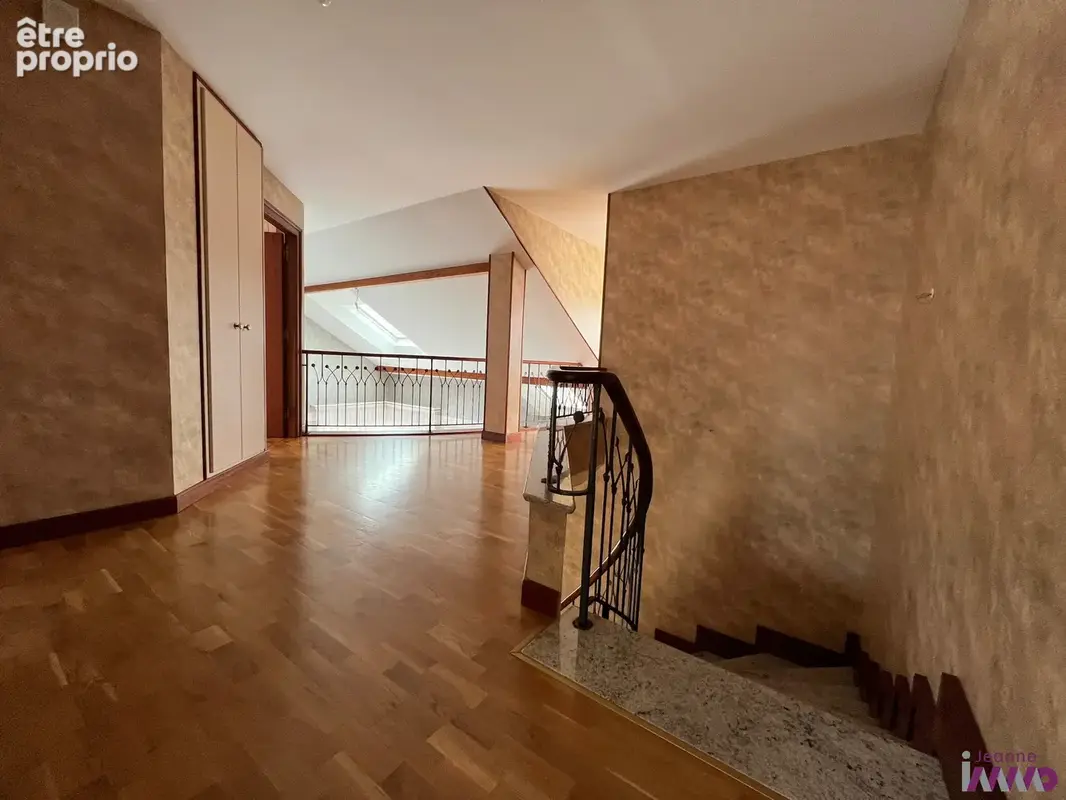 Maison 260 m² à Danjoutin  - photo 3