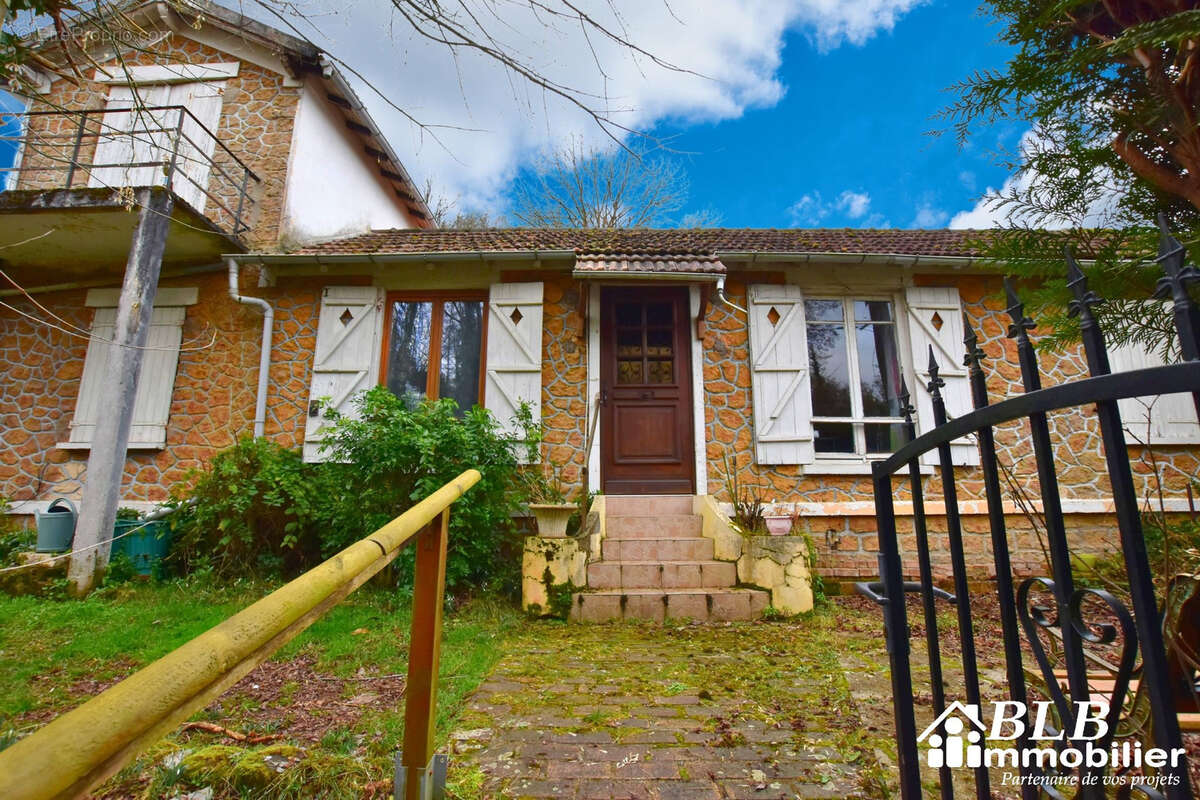 Maison à LES ESSARTS-LE-ROI