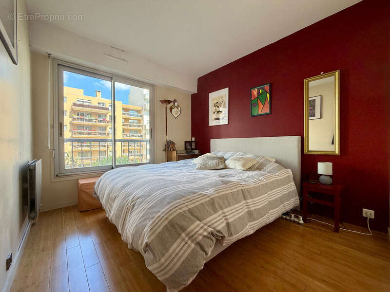 Appartement à vendre 4 pièces COURBEVOIE (92) - photo 6