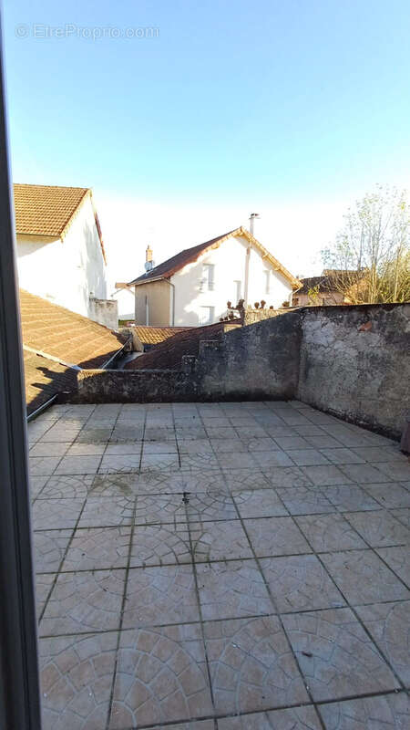 Appartement à SAINT-YORRE