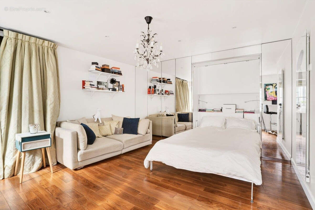 Appartement à PARIS-1E