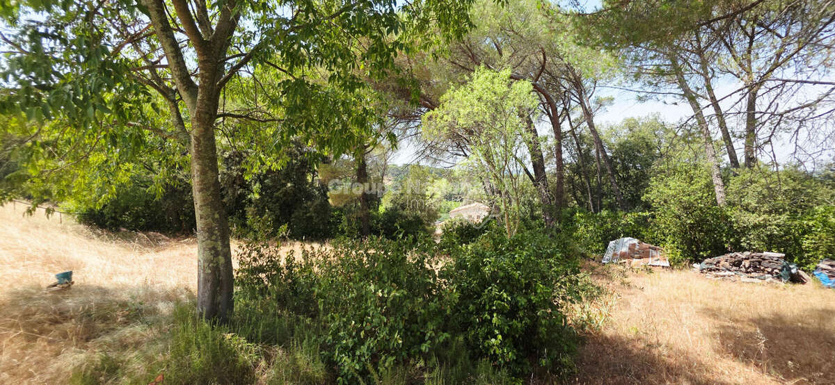 Terrain constructible Sabran 1567 m2 - photo 3