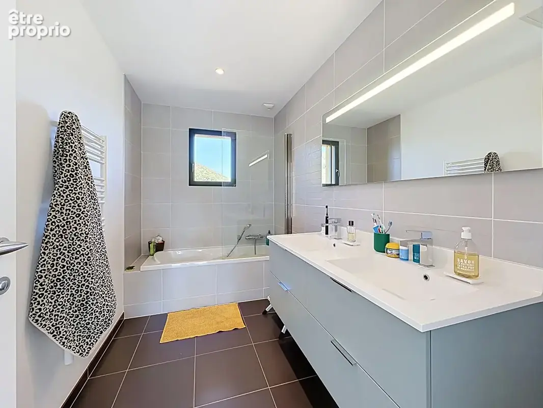 Villa contemporaine de 2019 - Cadre campagne avec vue panoramique sur les montagnes. - photo 10