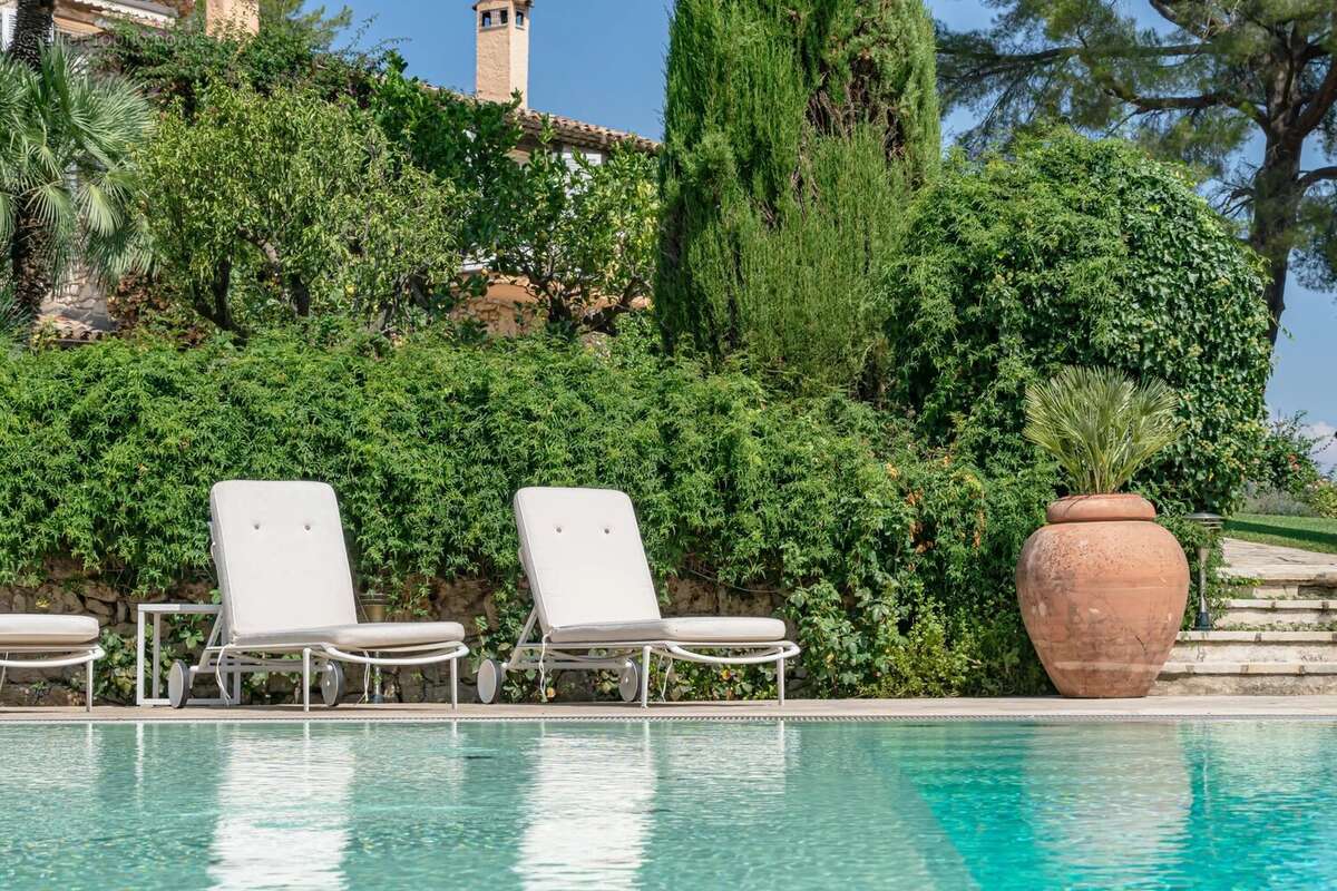 Maison à ROQUEFORT-LES-PINS