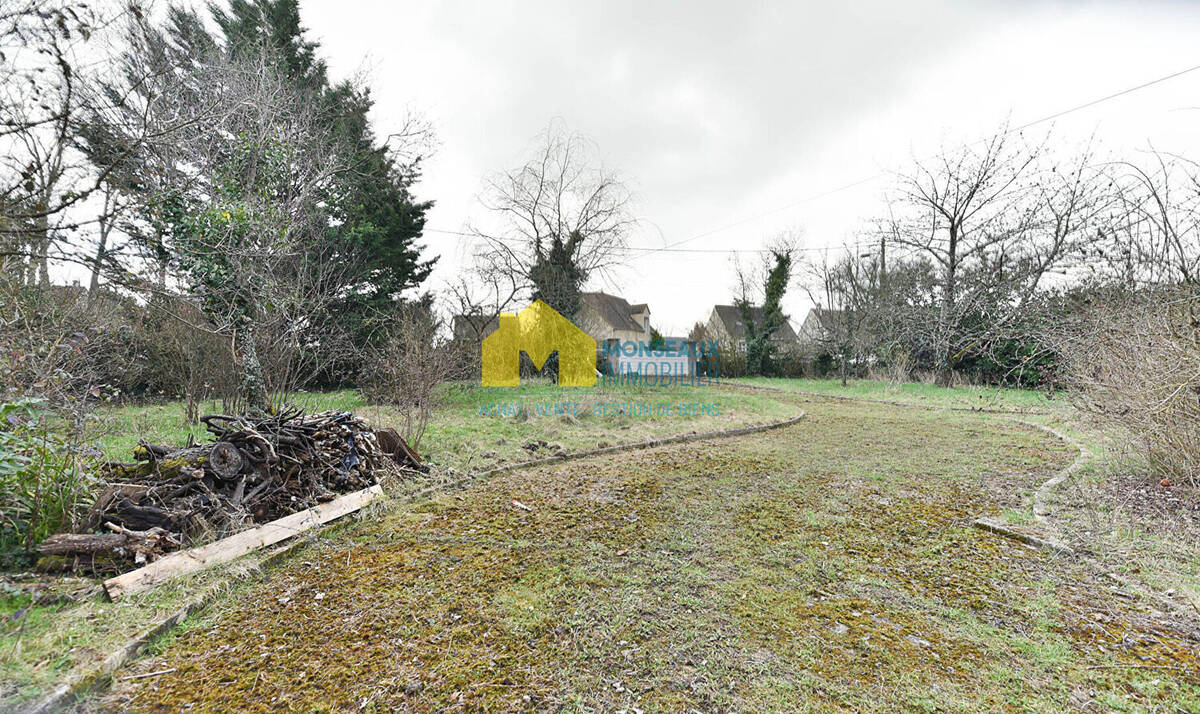 Terrain à MONTLHERY