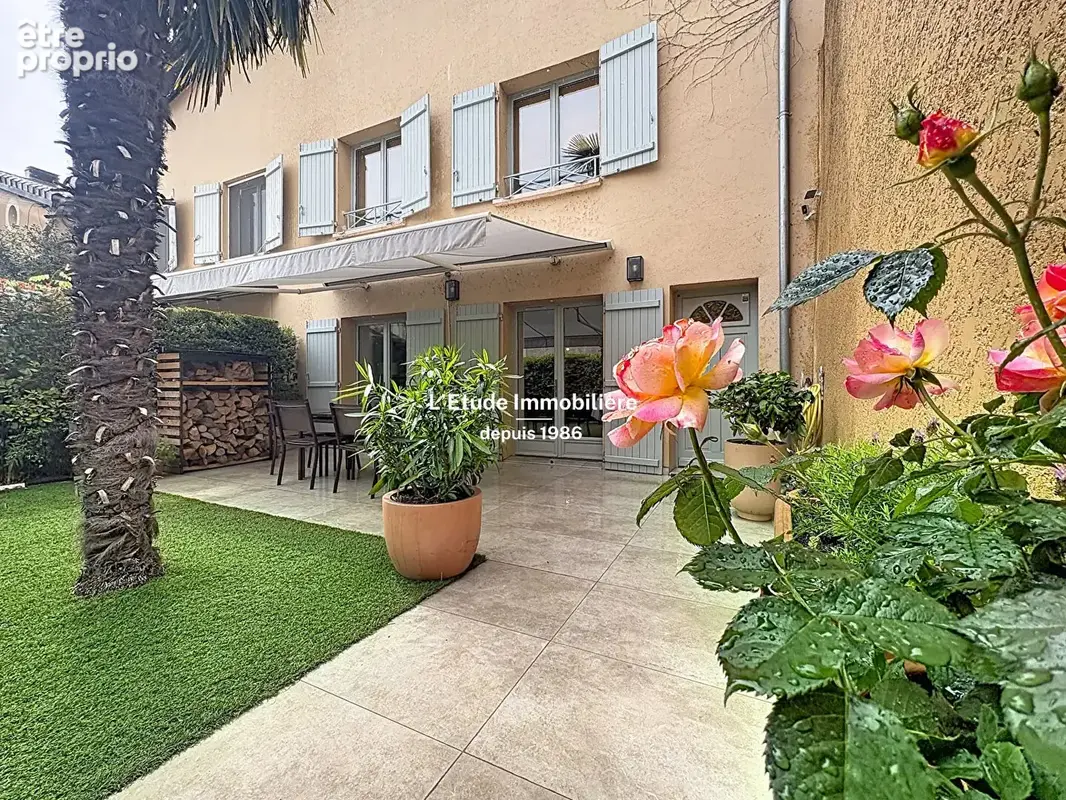 A VENDRE Maison Caluire LE BOURG 6 pièce(s) 136.30 m2 avec jardinet et Terrasse - photo 15
