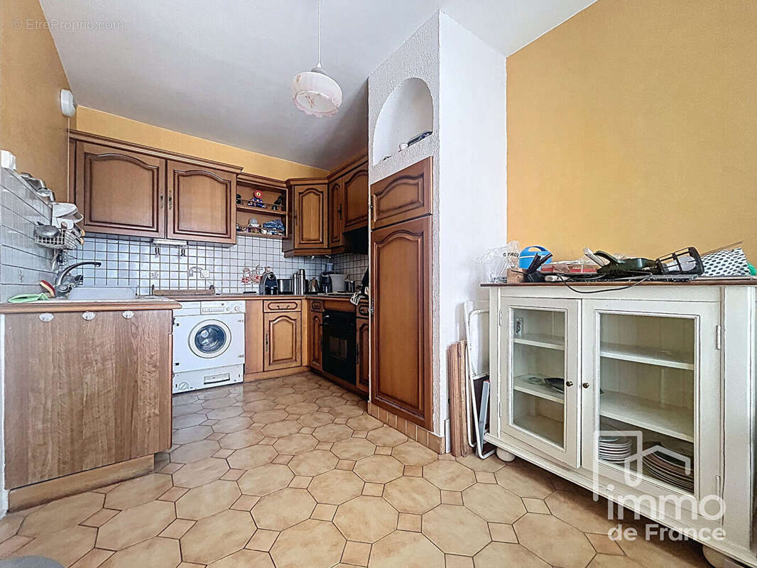 Appartement à SAINT-GENIS-POUILLY