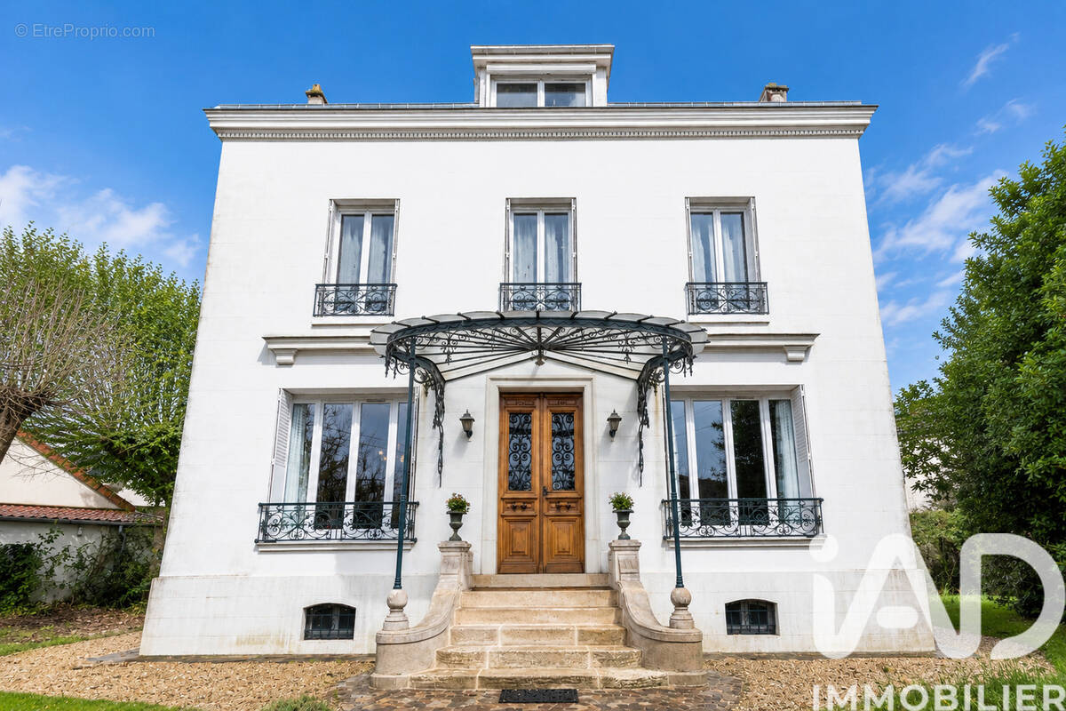 Photo 1 - Maison à SAINT-MAUR-DES-FOSSES