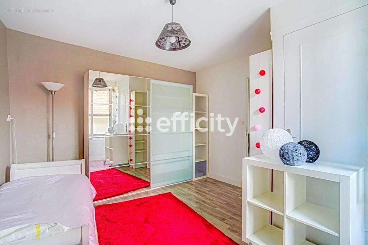 Maison 110 m² à Saint-Martin-La-Plaine  - photo 14