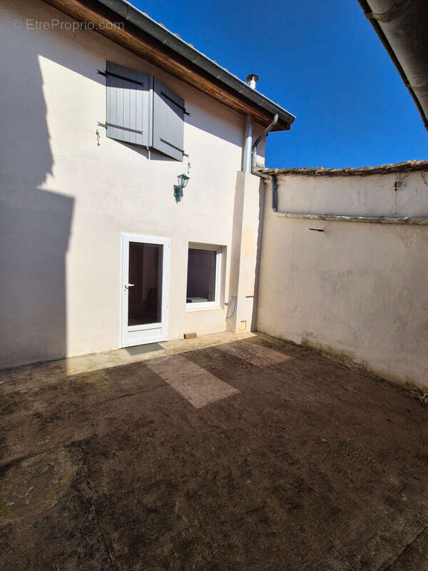 Maison à PONT-DE-VEYLE