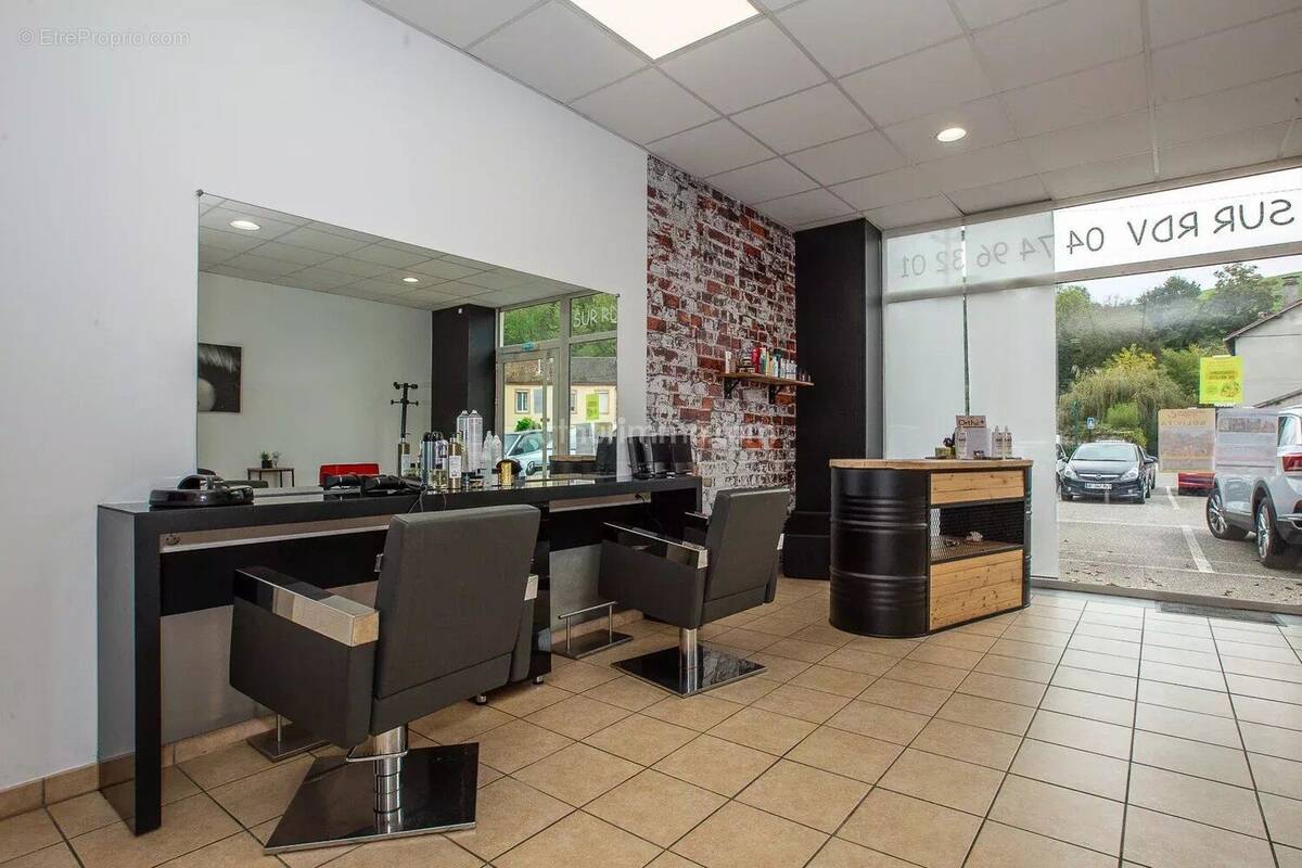 Commerce à LA TOUR-DU-PIN