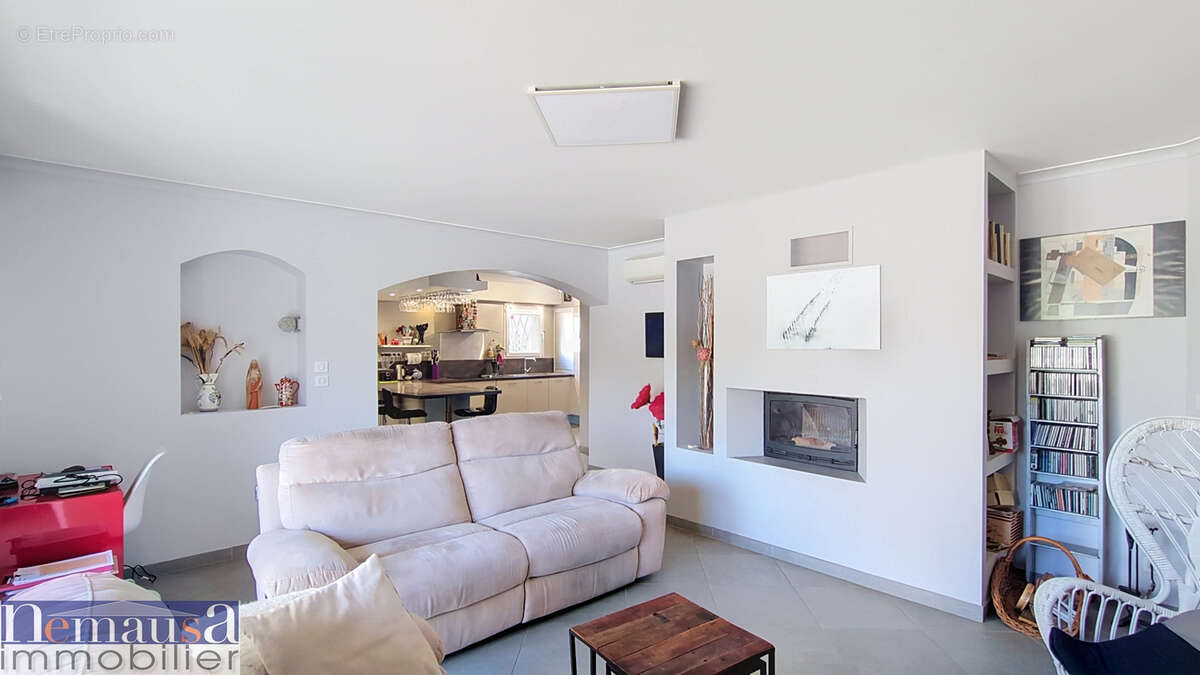 POULX, Villa contemporaine de plain-pied 156 m2, 4 chambres, Studio indépendant de 20m2, Piscine, DPE B - photo 11
