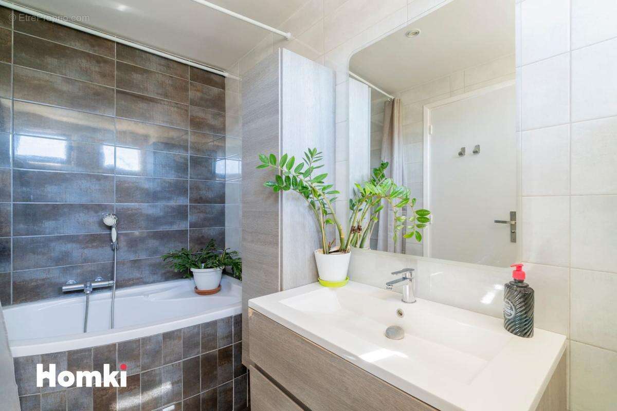Appartement à MARSEILLE-9E