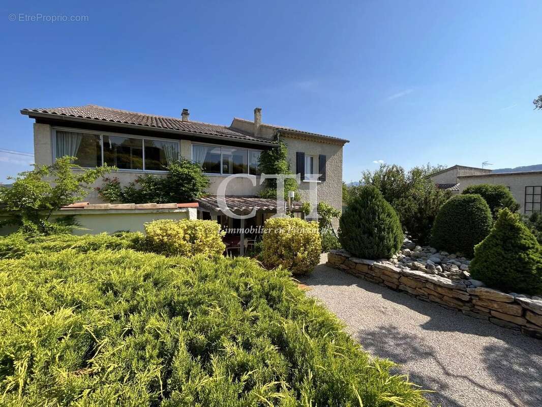 Maison à VAISON-LA-ROMAINE