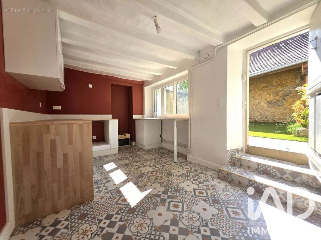 Maison 88 m² à Loue  - photo 8